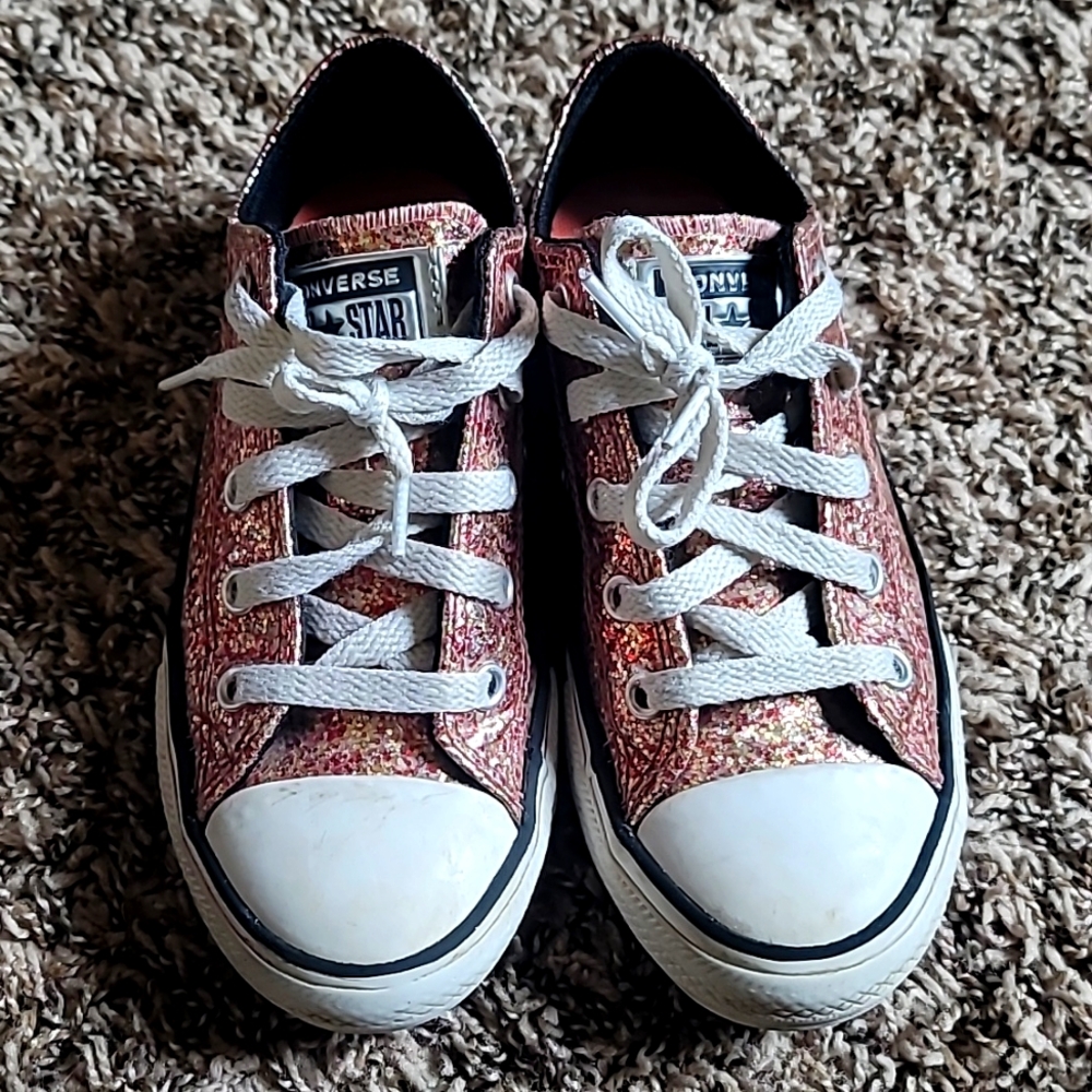 Converse and 3 dresses,